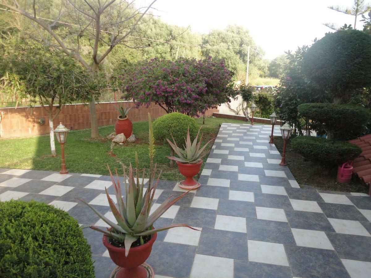 Villa Elpida Свороната Екстериор снимка