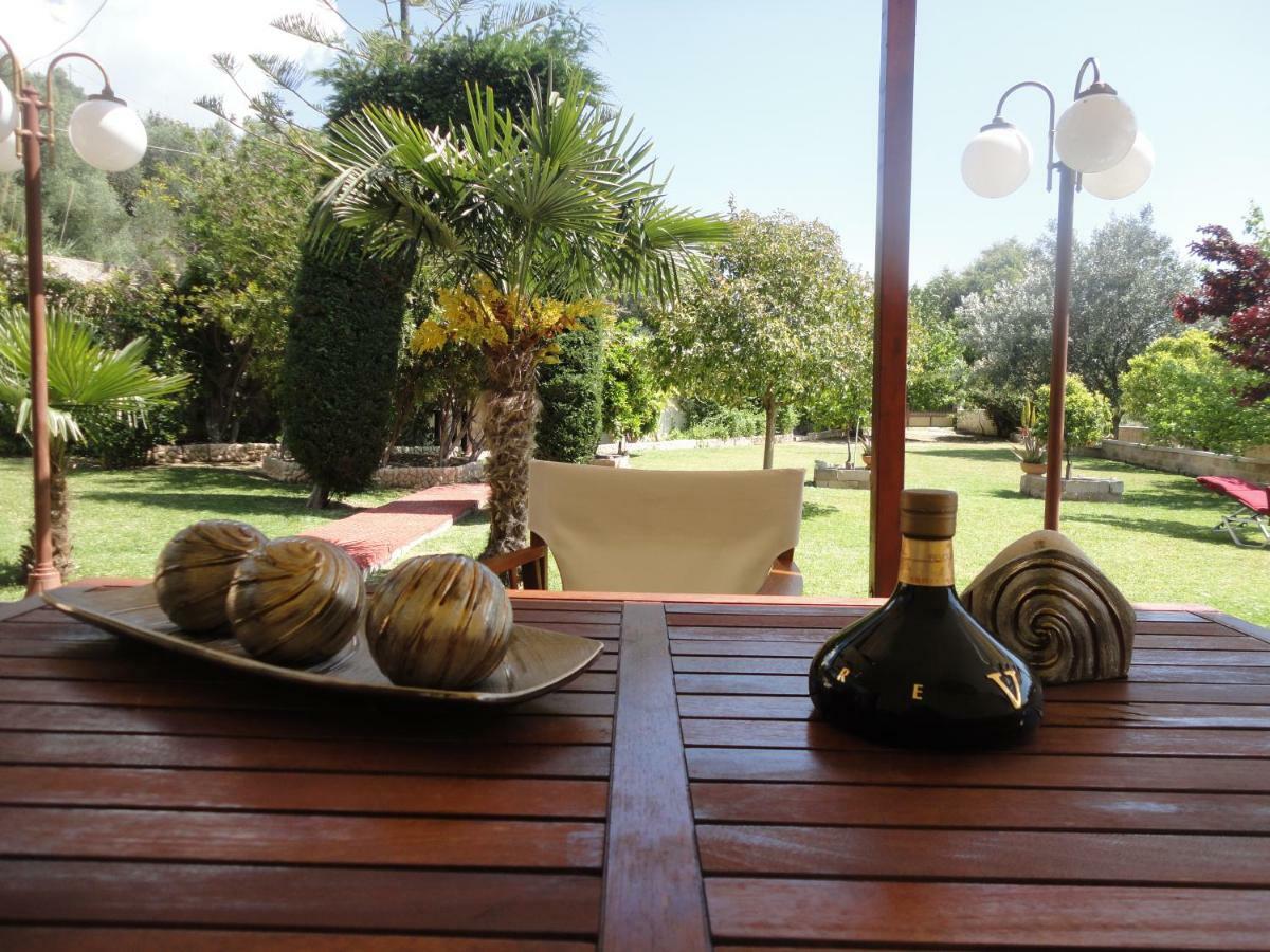 Villa Elpida Свороната Екстериор снимка