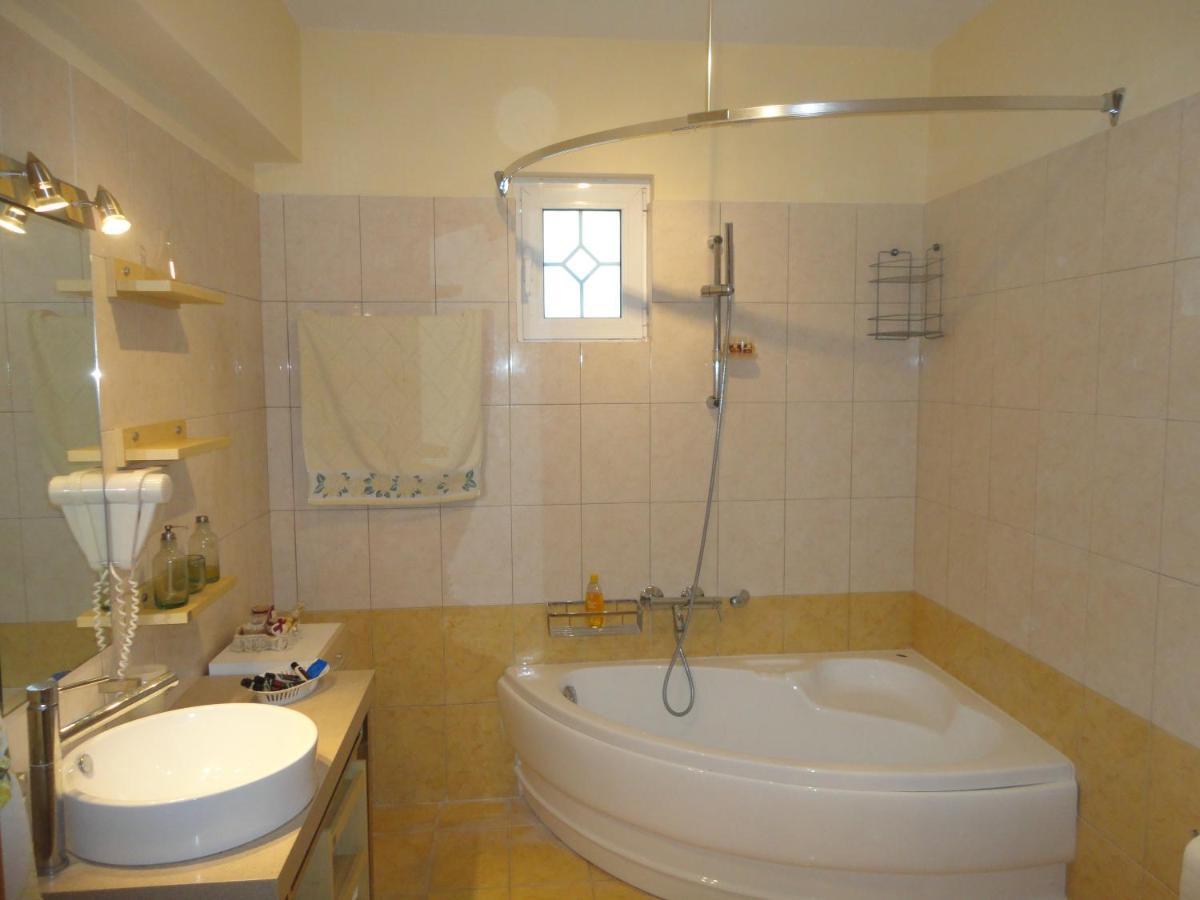 Villa Elpida Свороната Екстериор снимка