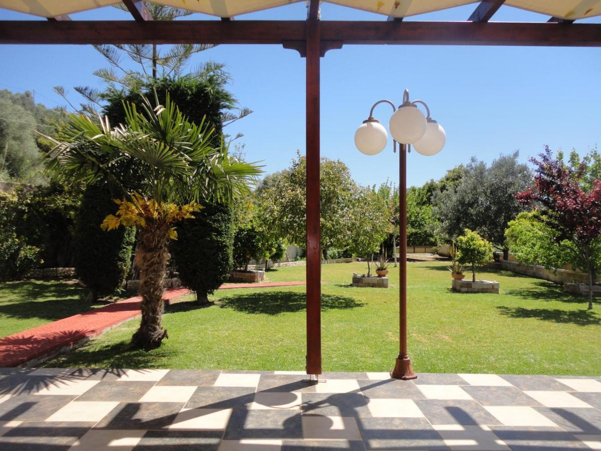 Villa Elpida Свороната Екстериор снимка